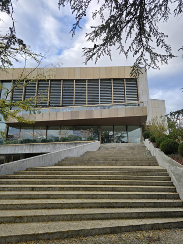 Staircase to the E building, to Serpent bar