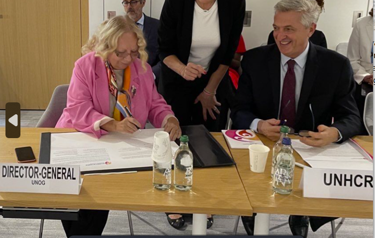 UNOG Director-General, Ms. Tatiana Valovaya signing the joint declaration.