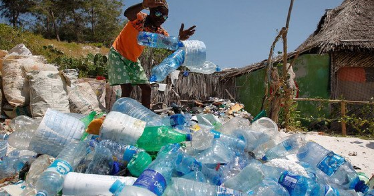 ‘Toxic tidal wave’ of plastic pollution putting human rights at risk ...